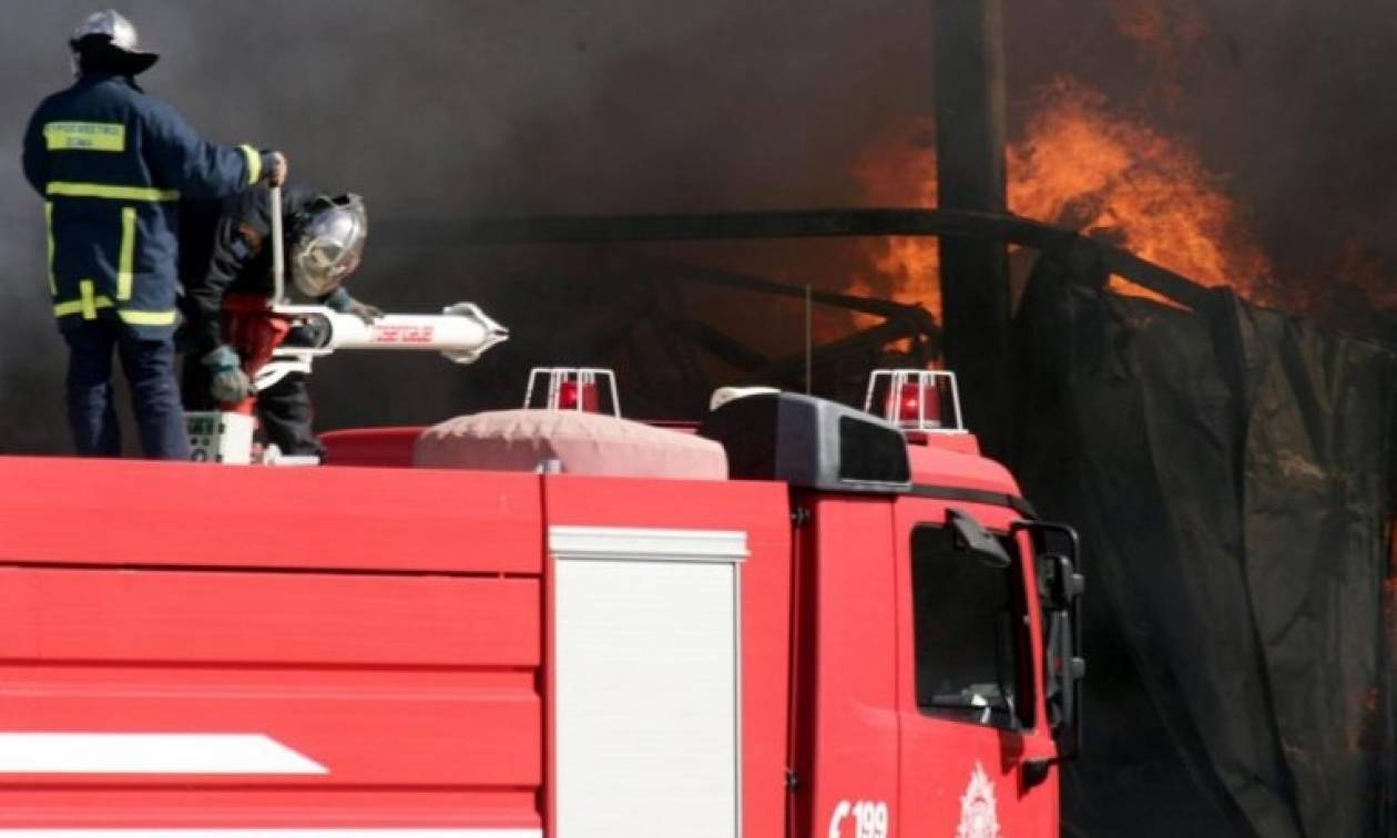 Φωτιά σε hotspot στη Λάρισα: Πανικοβλήθηκαν οι πρόσφυγες