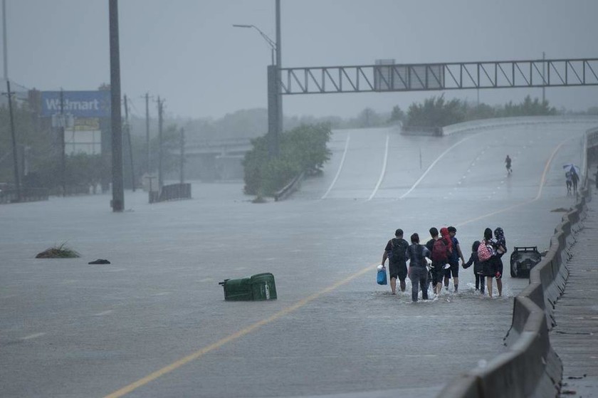 Συναγερμός στις ΗΠΑ: Επτά νεκροί από τον τυφώνα Χάρβεϊ  – Η στάθμη του νερού ανεβαίνει επικίνδυνα