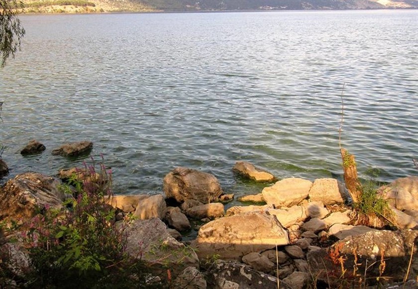 Ξεχάστε τη λίμνη Ιωαννίνων όπως την ξέρατε! - Το φαινόμενο που την άλλαξε – Έτσι είναι σήμερα (pics)