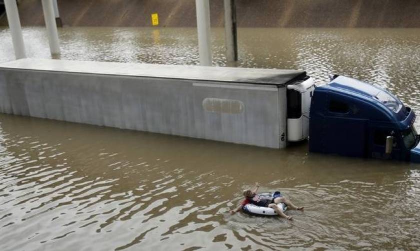 Houston floods: 'Catastrophic' flooding from Harvey to worsen