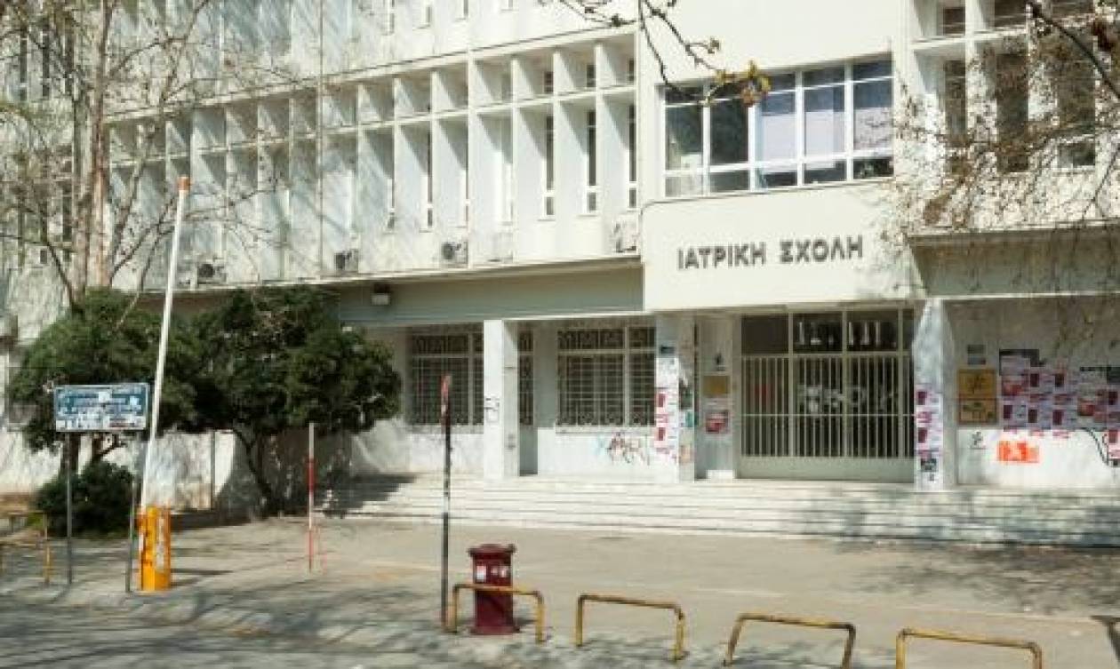 Θεσσαλονίκη: «Μακάβρια» υπόθεση διαφθοράς με ιατροδικαστή του ΑΠΘ