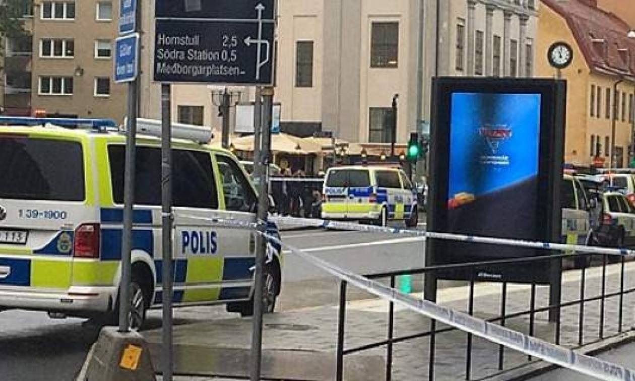 Συναγερμός στη Στοκχόλμη - Άνδρας μαχαίρωσε αστυνομικό σε κεντρική πλατεία