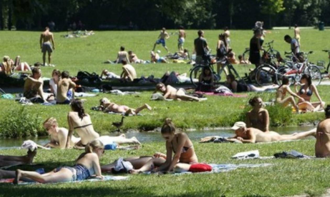 Το Παρίσι τολμά: Ανοίγει το πρώτο πάρκο για... γυμνιστές!