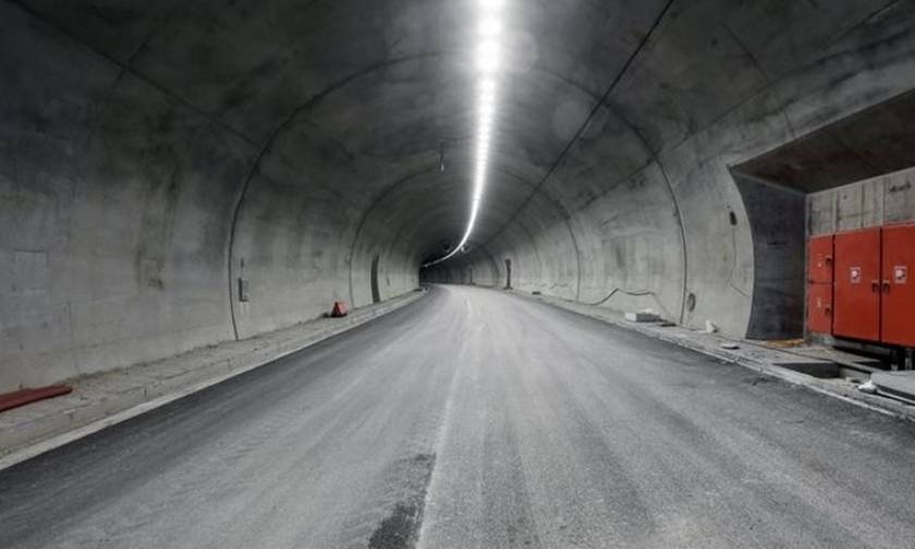 Ολυμπία Οδός: Έπαθαν ΣΟΚ οι οδηγοί με αυτό που αντίκρυσαν στο τούνελ!