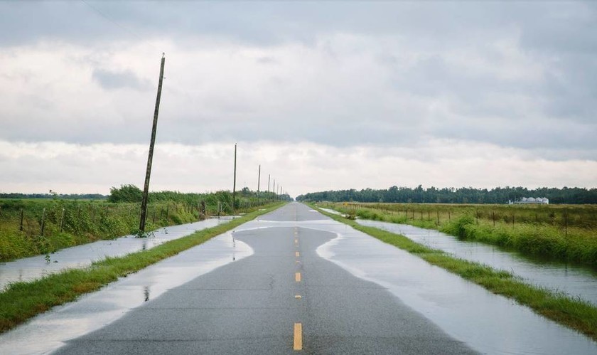 Τροπική καταιγίδα Χάρβεϊ: Λάσπη, νερό και θλίψη «έπνιξαν» το Τέξας (pics)