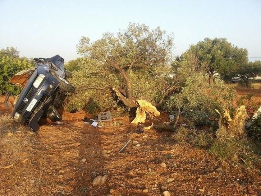 Σοκαριστικό τροχαίο στην Κρήτη - Χαροπαλεύει 25χρονη (pics)