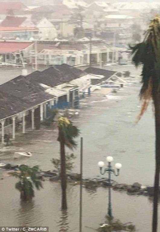 Καραϊβική: Φονικό πέρασμα του τυφώνα Ίρμα - Δύο νεκροί και δύο χαροπαλεύουν (pics+vids)