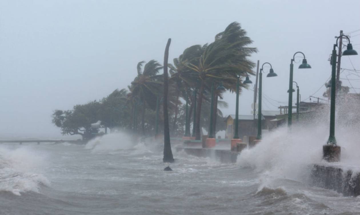Σαρώνει ο τυφώνας Ίρμα: Τέσσερις νεκροί στις Παρθένες Νήσους των ΗΠΑ (pic+vid)