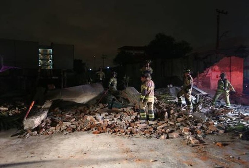 Ισχυρός σεισμός 8,2 Ρίχτερ συγκλόνισε το Μεξικό - Ανυπολόγιστες καταστροφές - Δύο νεκροί (Pics+Vids)