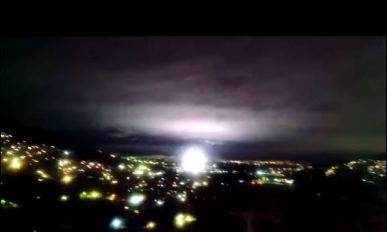 Σεισμός Μεξικό: Πανικός από τις μυστηριώδεις λάμψεις που φώτισαν τον ουρανό  - Δείτε βίντεο