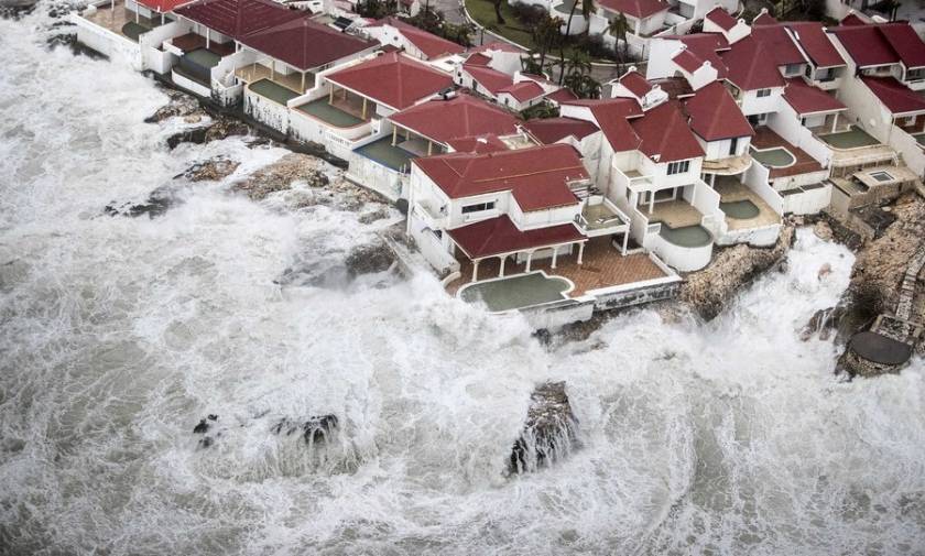 Ίρμα: Τοπίο θανάτου και καταστροφής αφήνει πίσω του ο κυκλώνας καθώς κινείται προς τη Φλόριντα
