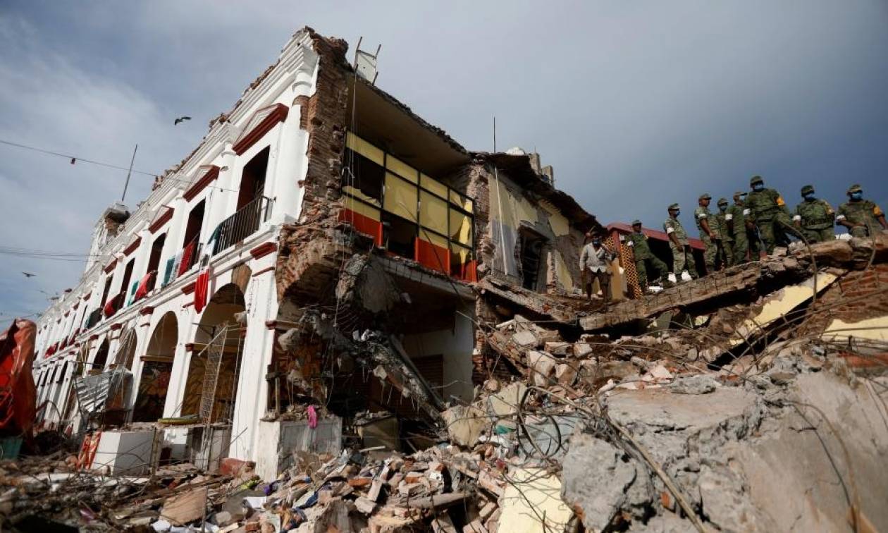 Σεισμός Μεξικό: Συνεχίζονται οι προσπάθειες να βρεθούν επιζώντες - Τουλάχιστον 59 νεκροί (vids)