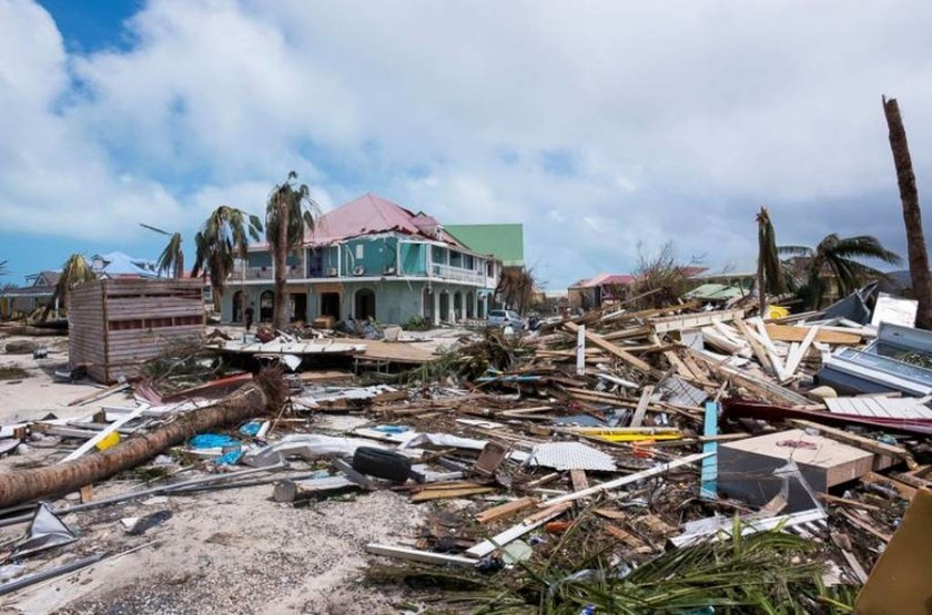 Ξεκίνησε η επέλαση του τυφώνα Ίρμα προς τη Φλόριντα (Pics+Vids)