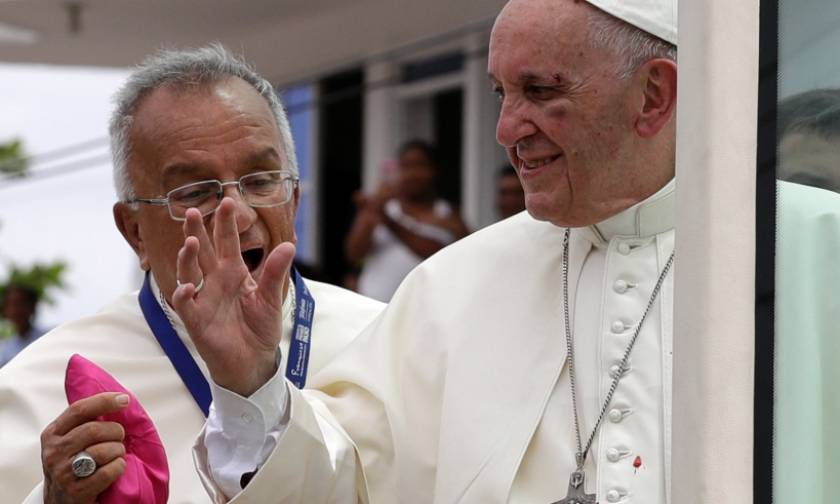 Κολομβία: Χτύπησε το κεφάλι του ο πάπας Φραγκίσκος  (video)