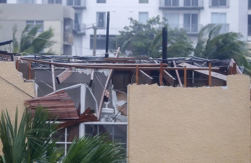 Κυκλώνας Ίρμα: Σε κατάσταση μείζονος φυσικής καταστροφής κήρυξε τη Φλόριντα ο Τραμπ (pics+vid)
