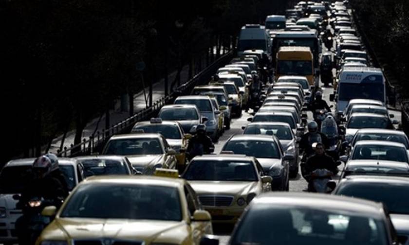 Κυκλοφοριακό χάος στην Αθήνα - Ποιοι δρόμοι είναι απροσπέλαστοι
