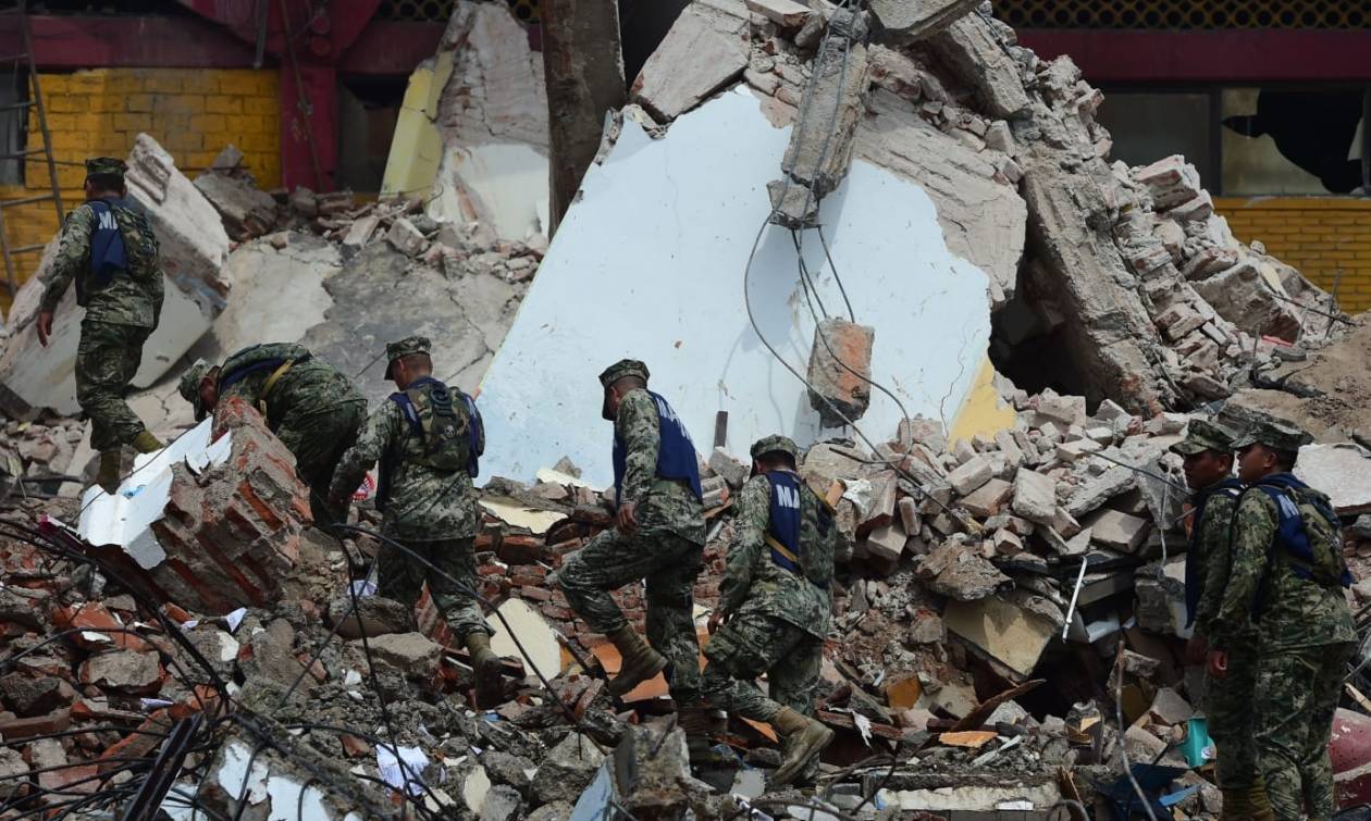 Τραγωδία στο Μεξικό: Αυξάνεται ραγδαία ο αριθμός των νεκρών από τον σεισμό των 8,2 Ρίχτερ (Vids)