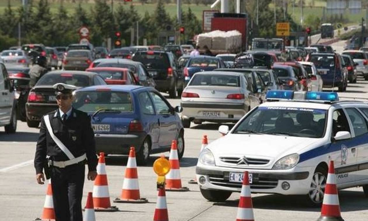 Καραμπόλα πέντε αυτοκίνητων στην εθνική οδό Αθηνών-Λαμίας