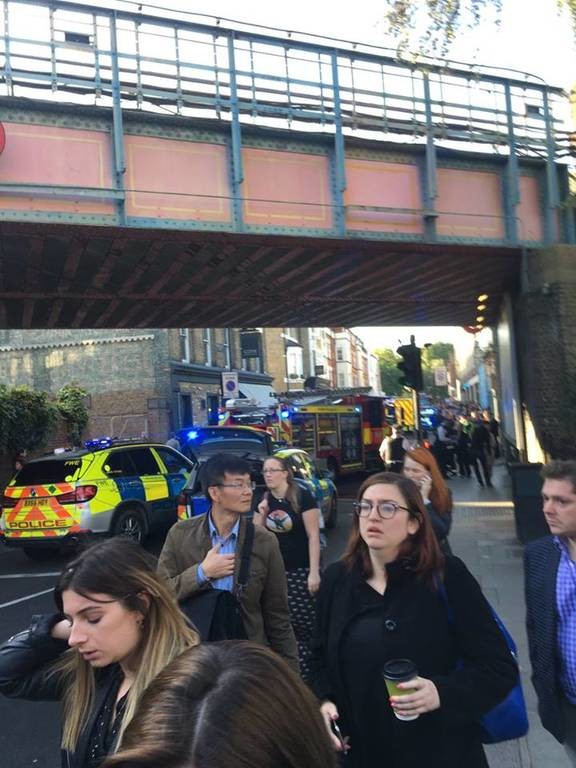 ΤΩΡΑ: Συναγερμός στη Βρετανία - Εκρήξεις στο μετρό του Λονδίνου