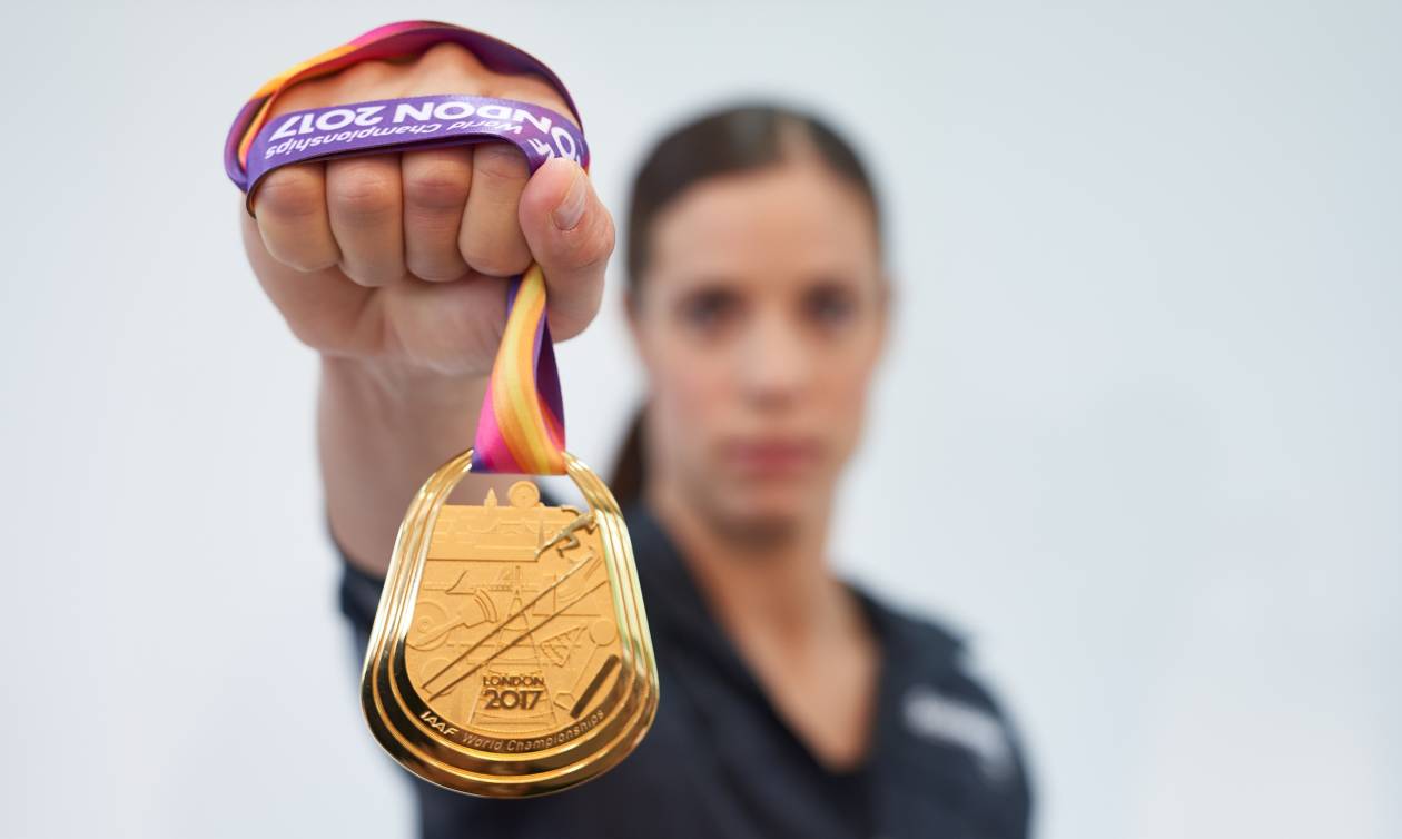 Κατερίνα Στεφανίδη: Η backstage φωτογράφιση της υπερ-πρωταθλήτριας και η σημασία της στήριξης