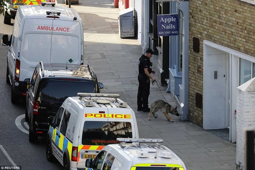 Τρομοκρατική επίθεση Λονδίνο: Ωρολογιακή βόμβα προκάλεσε την έκρηξη στο τρένο (pics+vids)
