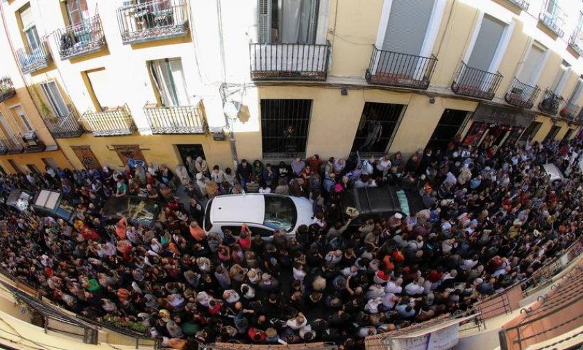 Ισπανία: Κάτοικοι της Μαδρίτης υποστήριξαν το δικαίωμα των Καταλανών για το δημοψήφισμα (vid)