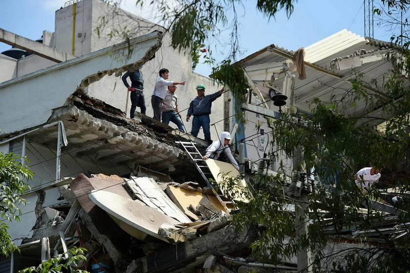 Σεισμός Μεξικό: Τους 60 έφτασαν οι νεκροί από τα 7,1 Ρίχτερ - Τεράστιες καταστροφές (pics+vids)