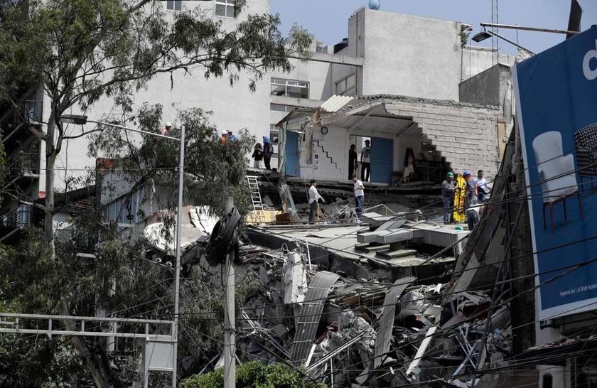 Σεισμός Μεξικό 7,1 Ρίχτερ: Ανασύρουν συνέχεια νεκρούς - Μάχη από τα σωστικά συνεργεία (pic+vid)