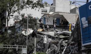 Σεισμός Μεξικό: Βίντεο - ΣΟΚ! Είδαν το κτίριο να καταρρέει μπροστά στα μάτια τους (vids)