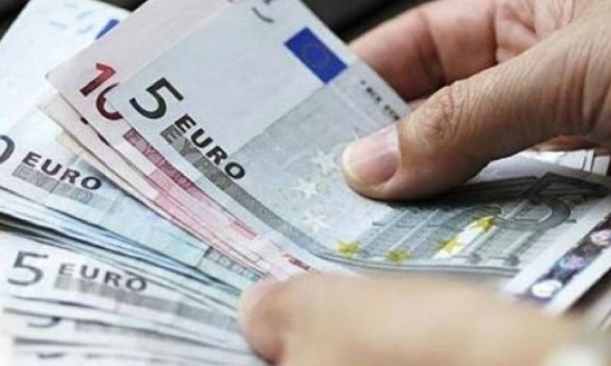 Επίδομα 916 ευρώ για χιλιάδες Έλληνες - Δείτε ποιοι το δικαιούνται
