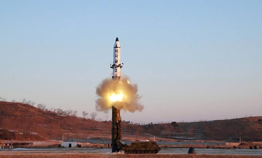 Τύμπανα πολέμου: Αντίποινα με πυραύλους κατά των ΗΠΑ υπόσχεται η Βόρεια Κορέα (Vid)