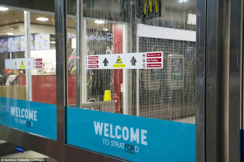 Τρόμος στο Λονδίνο: Επίθεση με τοξική ουσία σε εμπορικό κέντρο - Έξι τραυματίες (pics&vids)