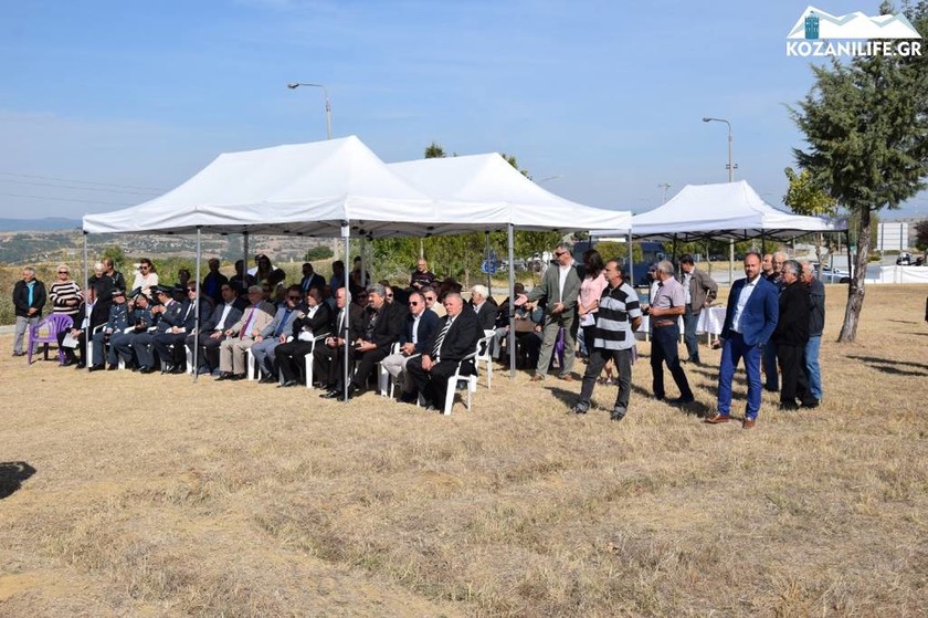 Κοζάνη: Συγκίνηση στα αποκαλυπτήρια για το μνημείο του ειδικού φρουρού Στάθη Λαζαρίδη (pics & vid)