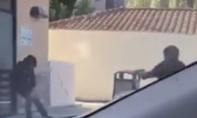 Σοκαριστικό βίντεο: Αστυνομικός στην Καλιφόρνια πυροβολεί επτά φορές νεαρό