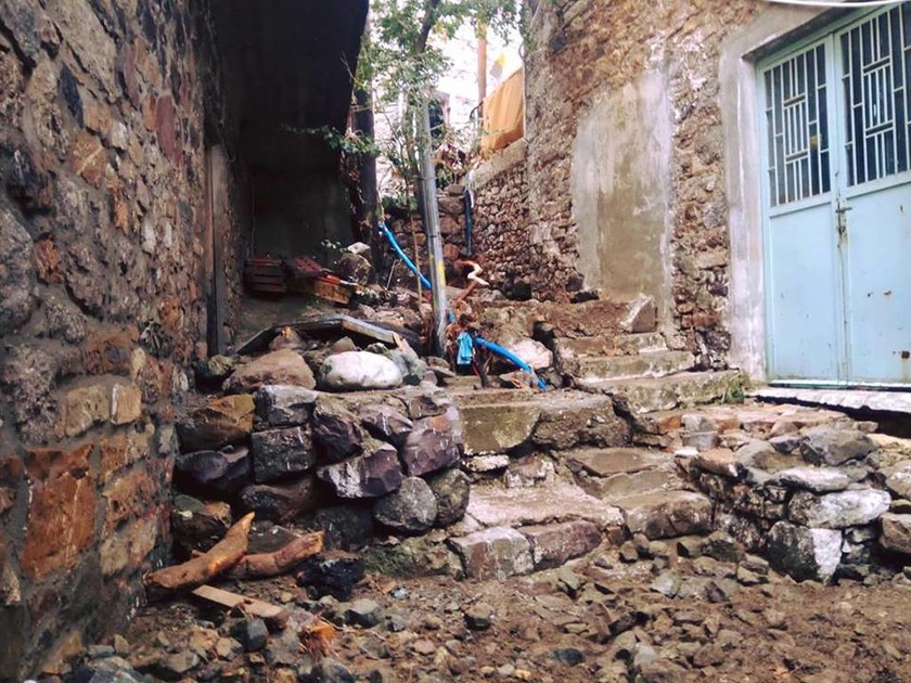 Κακοκαιρία: Τις πληγές τους μετρούν οι κάτοικοι της Σαμοθράκης (pics)