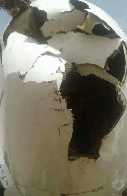 Απίστευτες εικόνες: Δείτε πώς έγινε ένα Boeing 737 όταν συγκρούστηκε με πουλιά!
