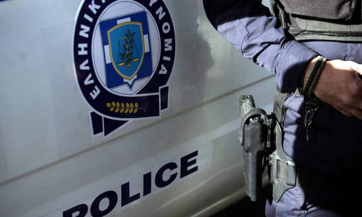 Σοκ: Ροπαλοφόροι χτύπησαν αστυνομικό που προσπάθησε να συλλάβει ληστές