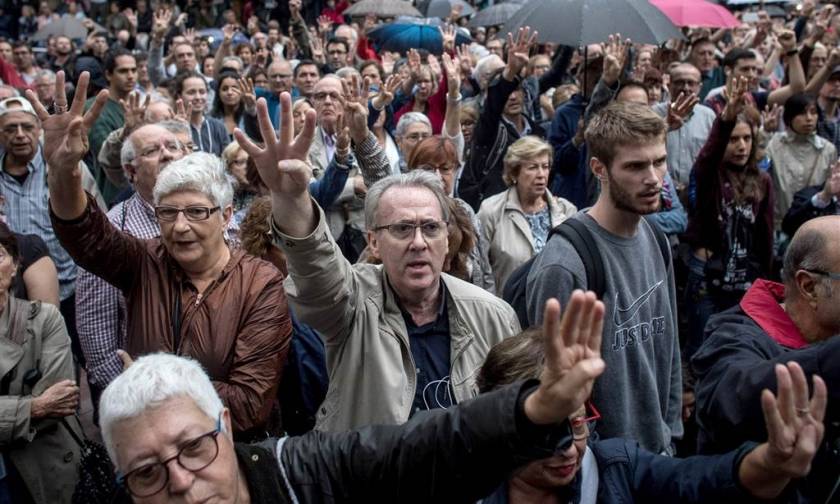 Καταλονία: Κάλεσμα για γενική απεργία την Τρίτη από οργανώσεις υπέρ της ανεξαρτησίας