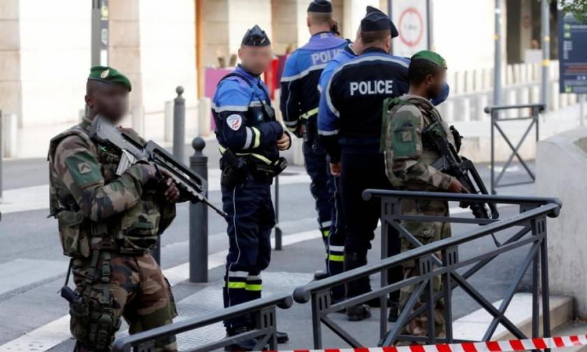Γαλλία: Τέσσερις συλλήψεις για με την επίθεση με μαχαίρι στη Μασσαλία