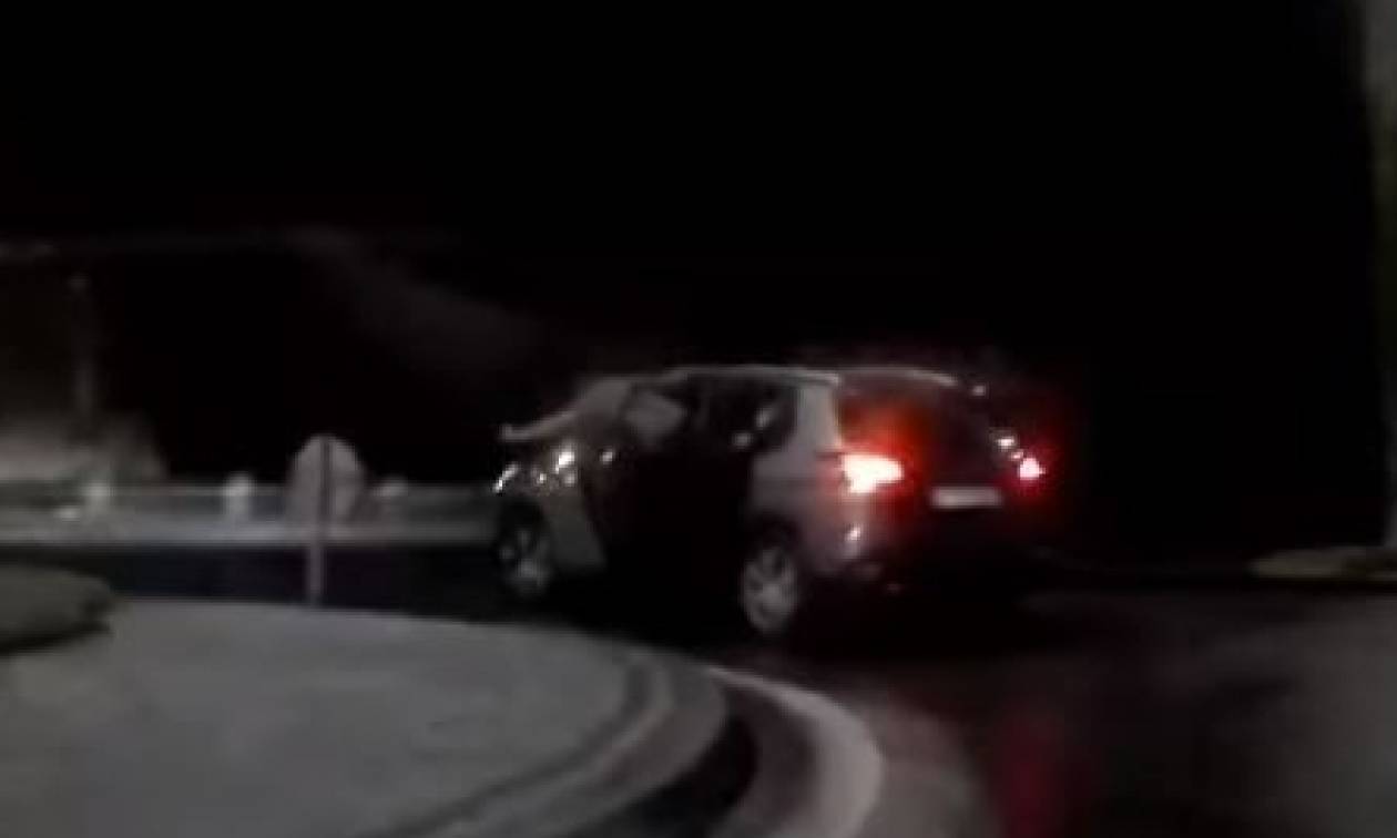 Κρήτη: Μεθυσμένος «κρέμεται» από αυτοκίνητο εν κινήσει! (vid)