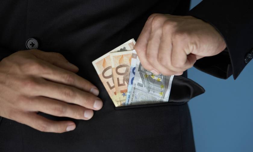 «Λαβράκι» στην Περιφέρεια Κ. Μακεδονίας: Υπάλληλος ελέγχεται για «μαύρα» εισοδήματα 700.000 ευρώ