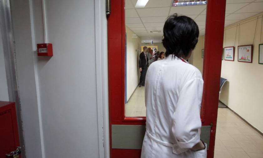 ΠΟΕΔΗΝ: Τα νοσοκομεία δεν έχουν αντιδραστήρια για έλεγχο αντισωμάτων ιλαράς
