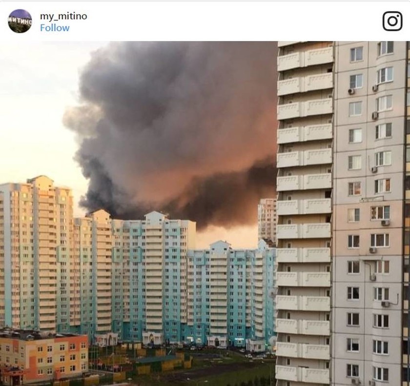 ΕΚΤΑΚΤΟ: Μεγάλη πυρκαγιά στο κέντρο της Μόσχας, εκρήξεις αυτοκινήτων - Μαζική εκκένωση πολιτών