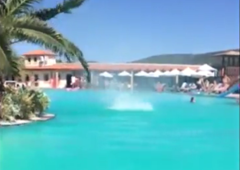 Τρόμος σε ξενοδοχείο στη Ρόδο – Ξαφνικά η πισίνα άρχισε να… - Συγκλονιστικό βίντεο