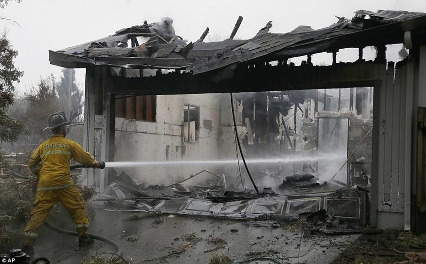 Καλιφόρνια: Τουλάχιστον 17 νεκροί και εκατοντάδες αγνοούμενοι από τις φωτιές (pics+vid)