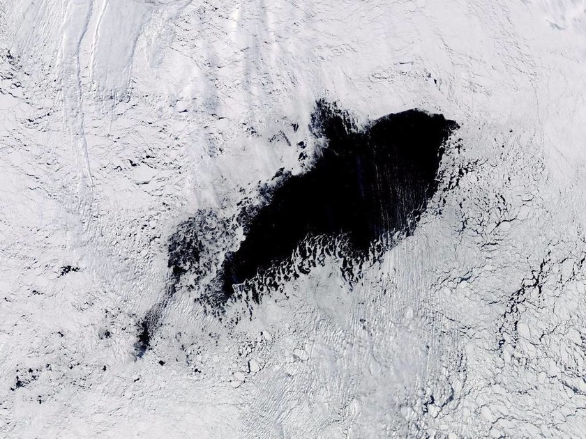 Μυστηριώδης, τεράστια τρύπα εντοπίστηκε στην Ανταρκτική! (pic)