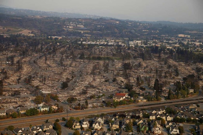 Πύρινος όλεθρος στην Καλιφόρνια: 31 νεκροί, εκατοντάδες αγνοούμενοι