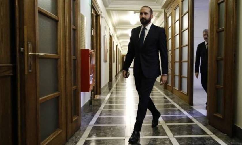 Gov't spokesman Tzanakopoulos confirms no extra measures will be taken in 2018