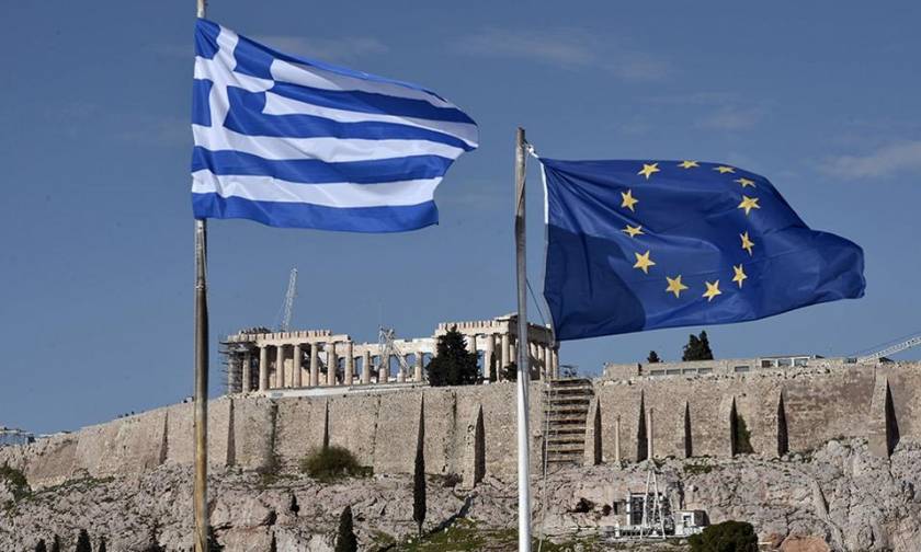 Reuters: H EΚΤ θα μπορούσε να στηρίξει την Ελλάδα αγοράζοντας καλυμμένα ομόλογα