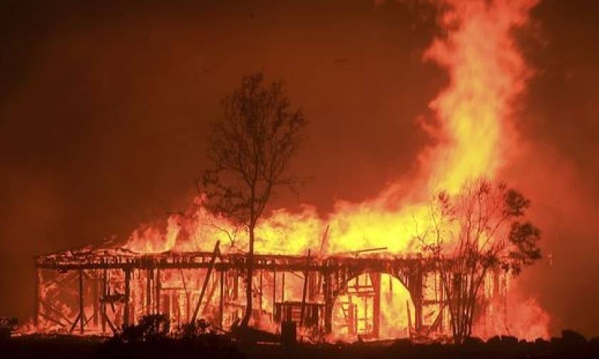 Σκηνές Αποκάλυψης στην Καλιφόρνια: Στους 33 οι νεκροί από τις πυρκαγιές (video)